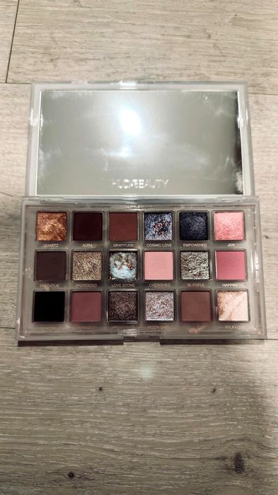Paleta cieni HUDA Beauty Rose Quartz