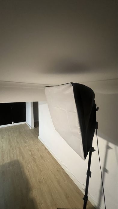 Estudio situado em barbearia segundo andar