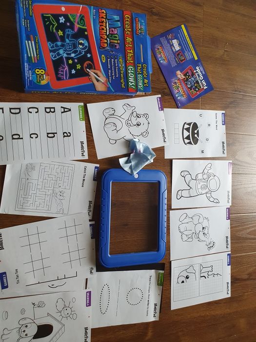 Tablet dla dzieci Magic Pad z akcesoriami