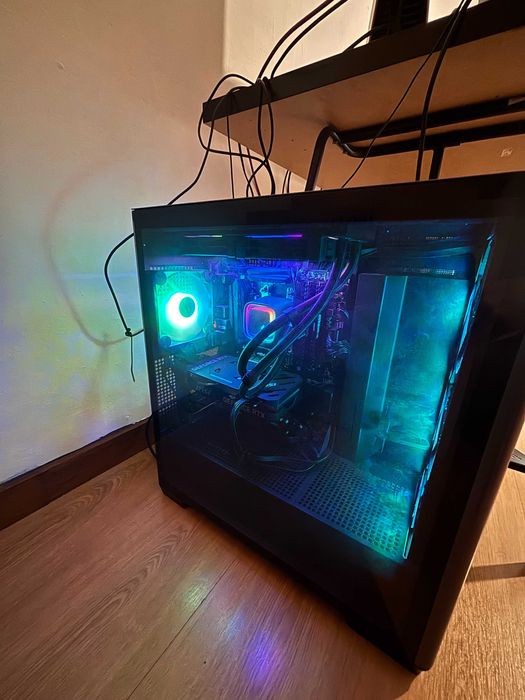 Vendo Ryzen 7 5800X RTX 4060 32GB RAM SSD 1TB
