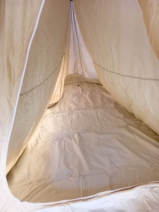 Tenda de canadiana com avançado