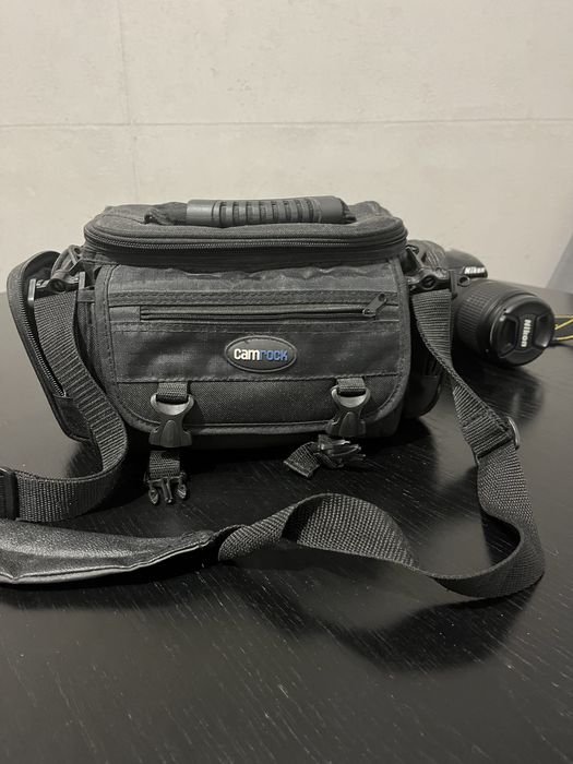 Lustrzanka Nikon D3200 + obiektyw Nikkor 18-105