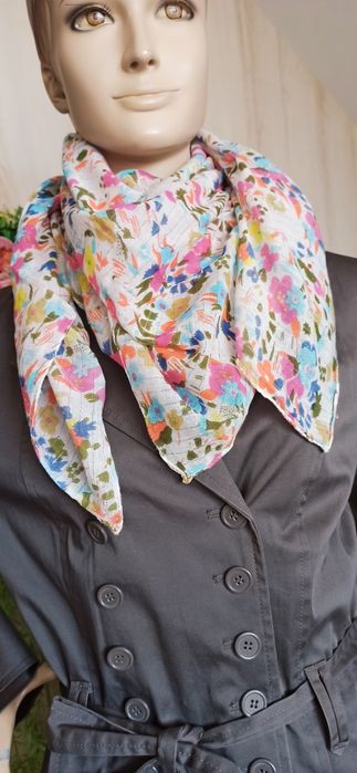 Sg Apaszka chusta motyw kwiatowy kolorowa apaszka chusta