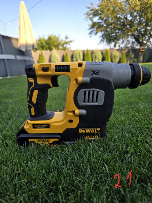 Перфоратор DeWalt DCH273