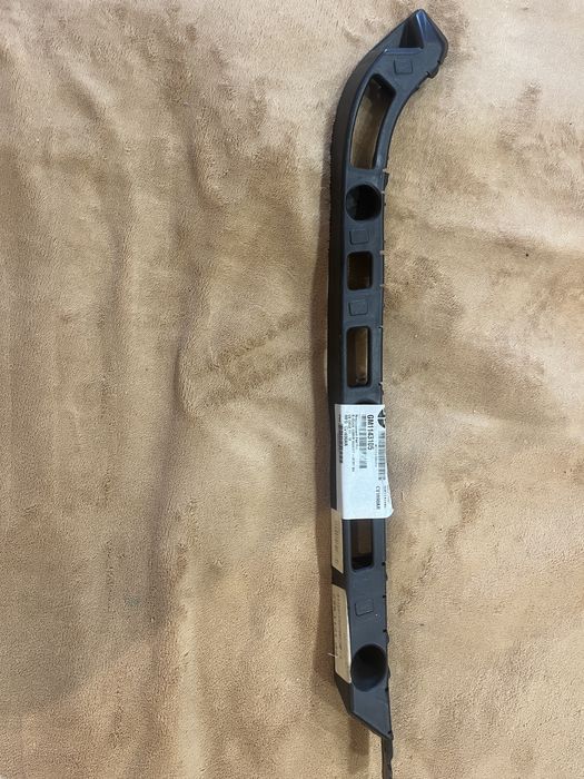 Кріплення заднього бампера шевроле круз новое