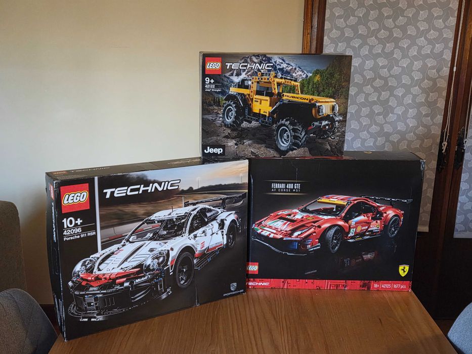 Lego technic Doms Dodge Charger - 160€