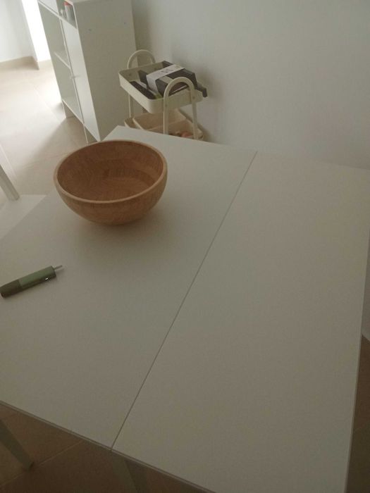 Mesa com abertura e duas cadeiras Ikea