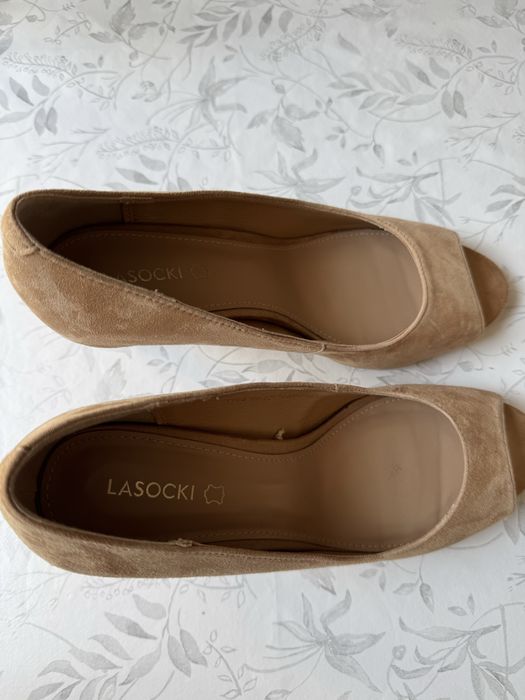 Buty Lasocki, letnie, z odkrytym noskiem rozmiar 39 + fleki