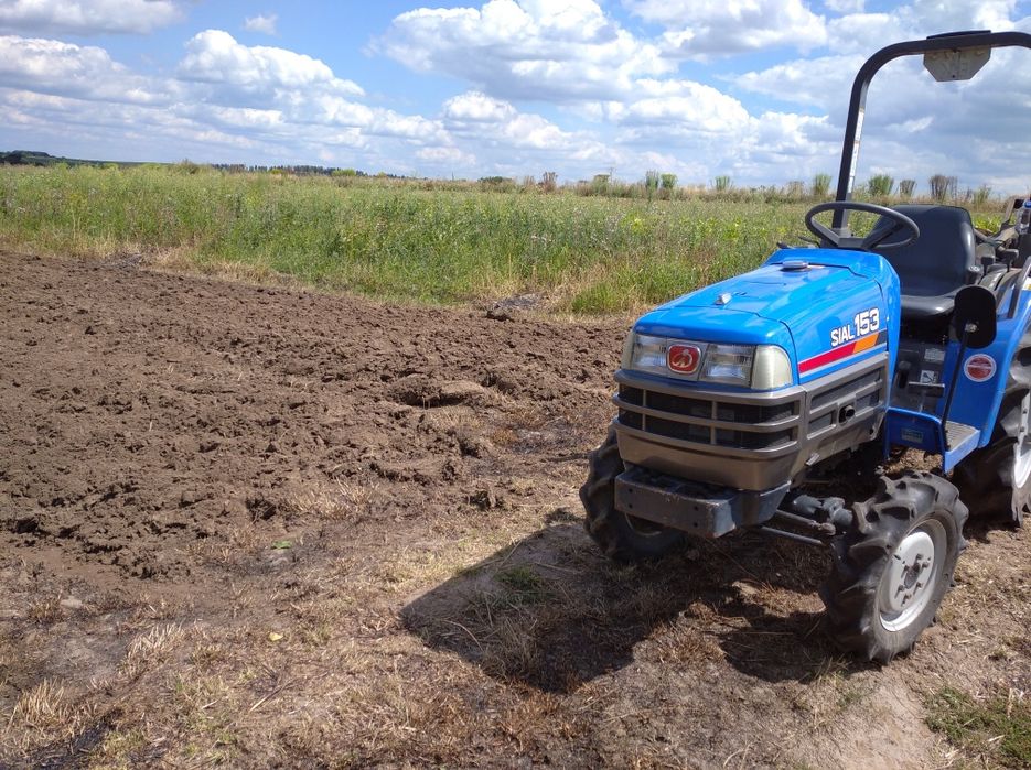 Японський трактор Iseki Seal 153