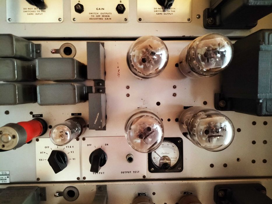 GAUMONT KALEE GK21- Duosonic Cinema AMP