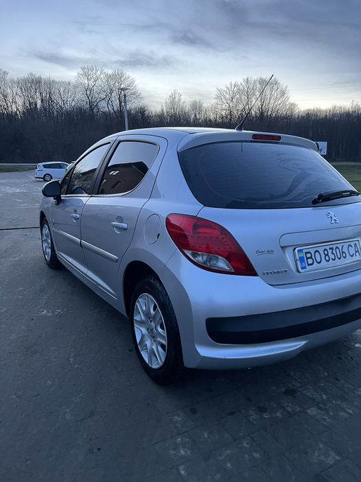 Продам Peugeot 207