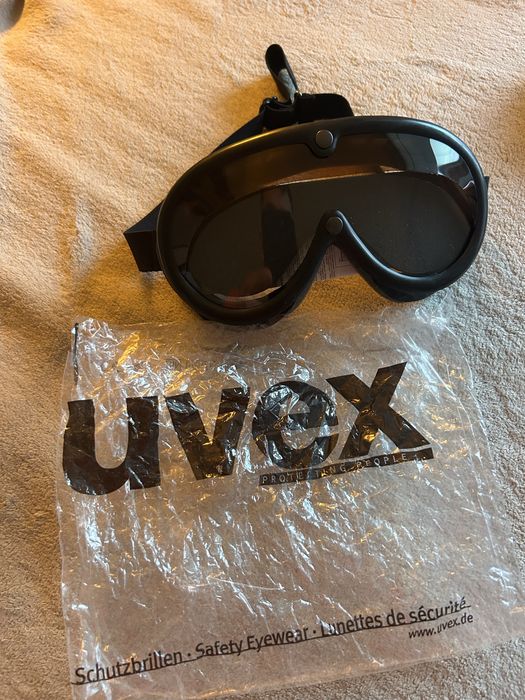 Wojskowe gogle uvex