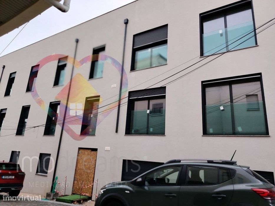 Apartamento T2 com Terraço em Esgueira, Aveiro