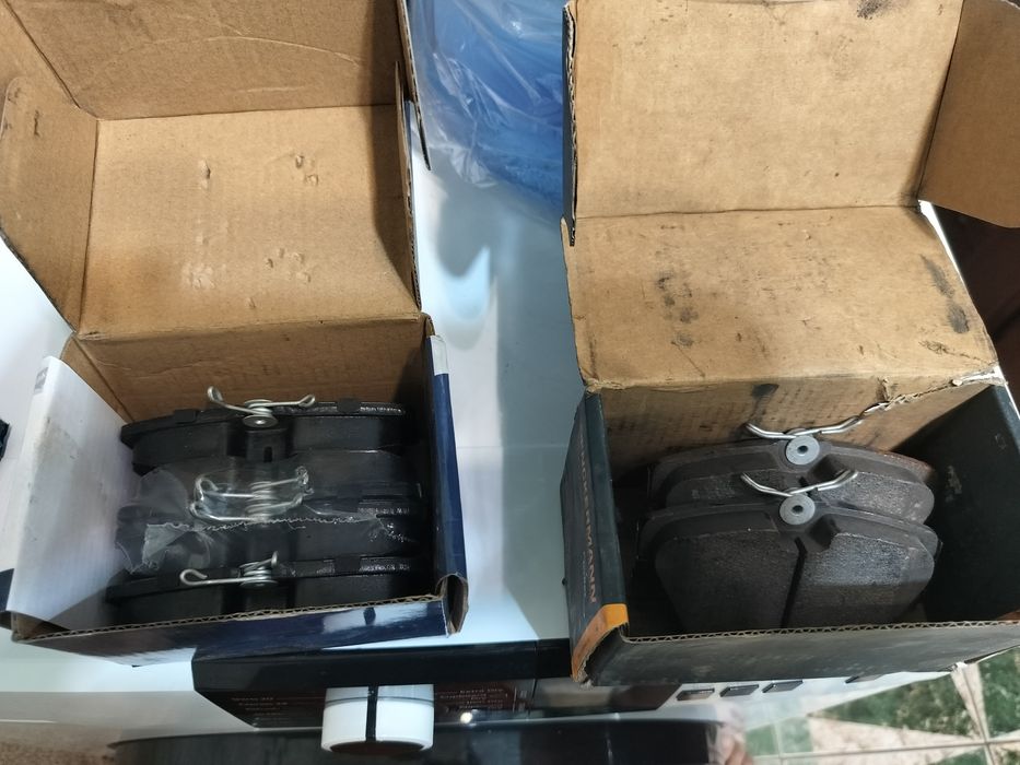 Продам колодки на мерс 124-190 та підшипник задній.