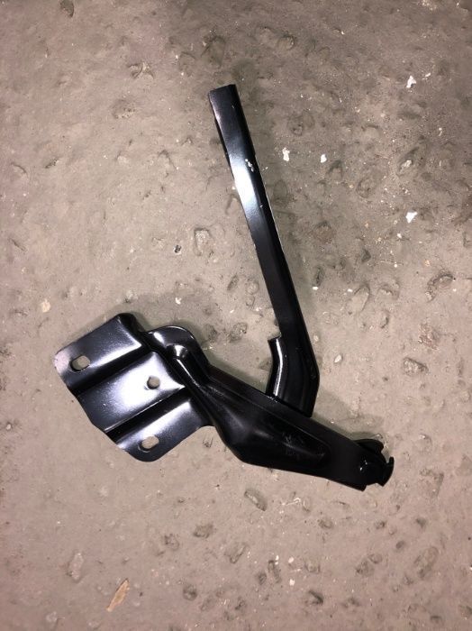 Петля капота Passat B7 / B8 / CC / Jetta