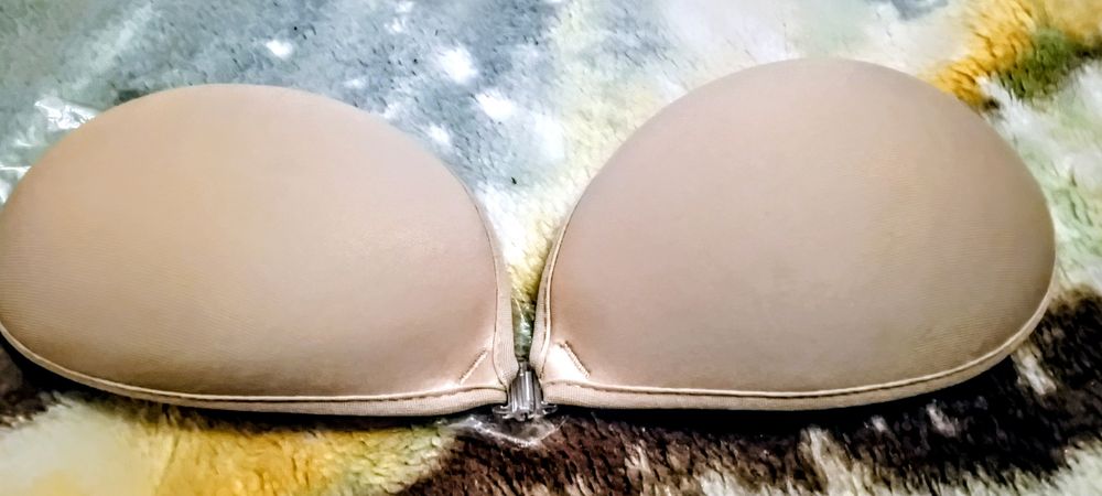 Biustonosz samonośny cielisty 70A.