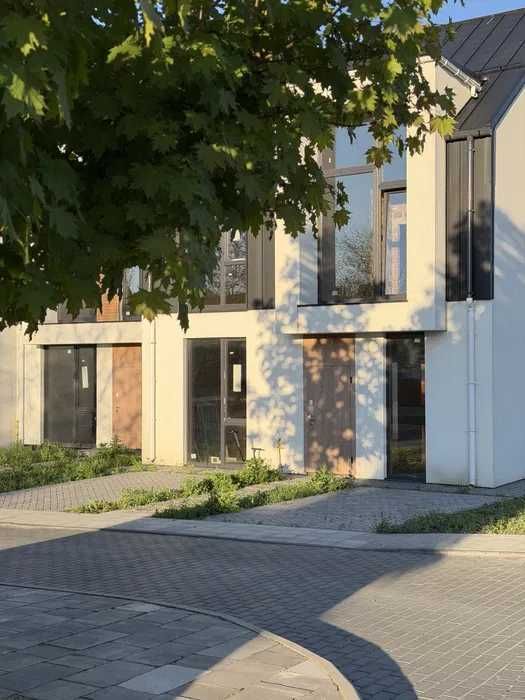 Таунхаус 130 м² | Кутовий | ГАЗ | Велика ділянка | Закрите містечко Loft Affair | Ліс та озеро поруч | 2 паркомісця | 10 хв до Києва | Заходь і живи