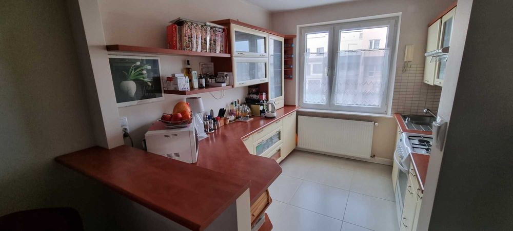 Meble kuchenne BRW wraz ze sprzętami AGD w zabudowie