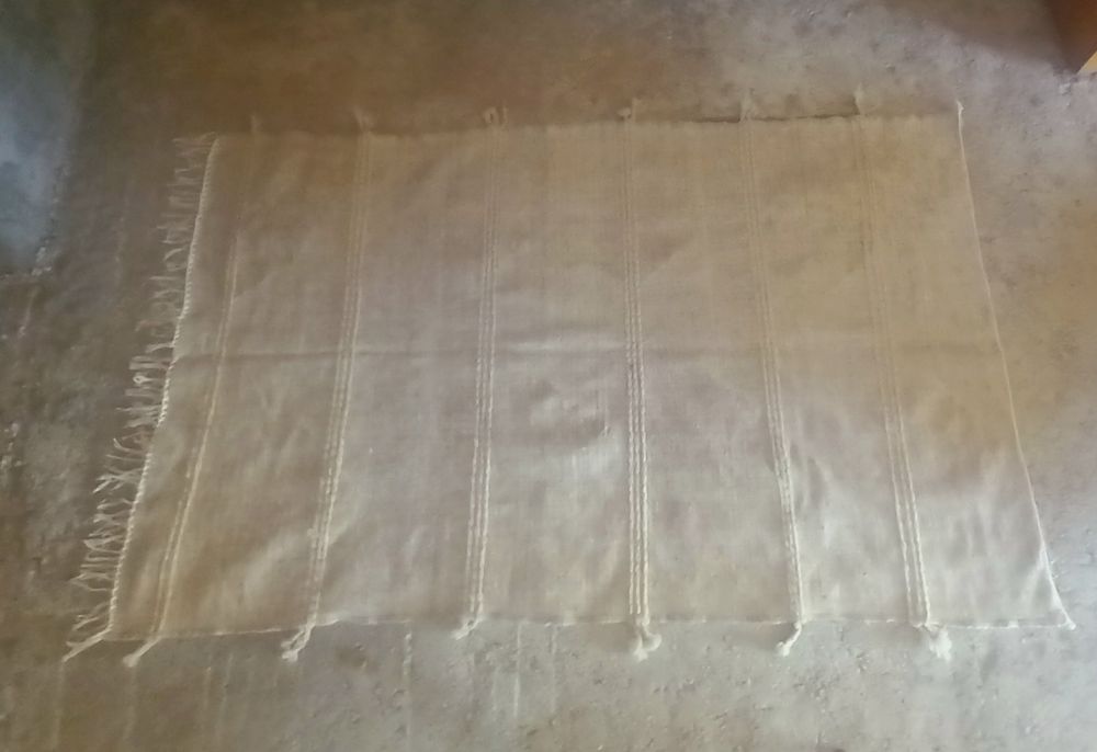 Tapete berbere de lã feito à mão cor creme