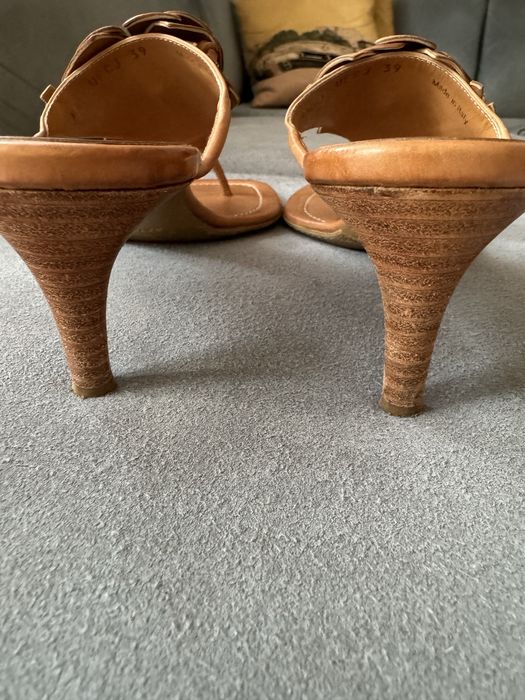 Bally босоніжки через палець