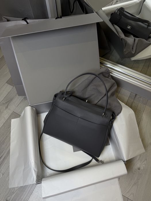Продам сумку balenciaga rodeo medium