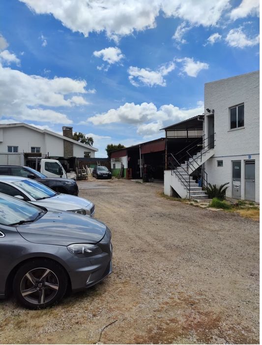 "TRESPASSE Oficina Mecânica | 140k faturação | Renda 1.000€ | Azeitão"