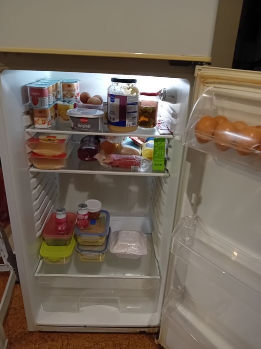 Frigorífico com congelador