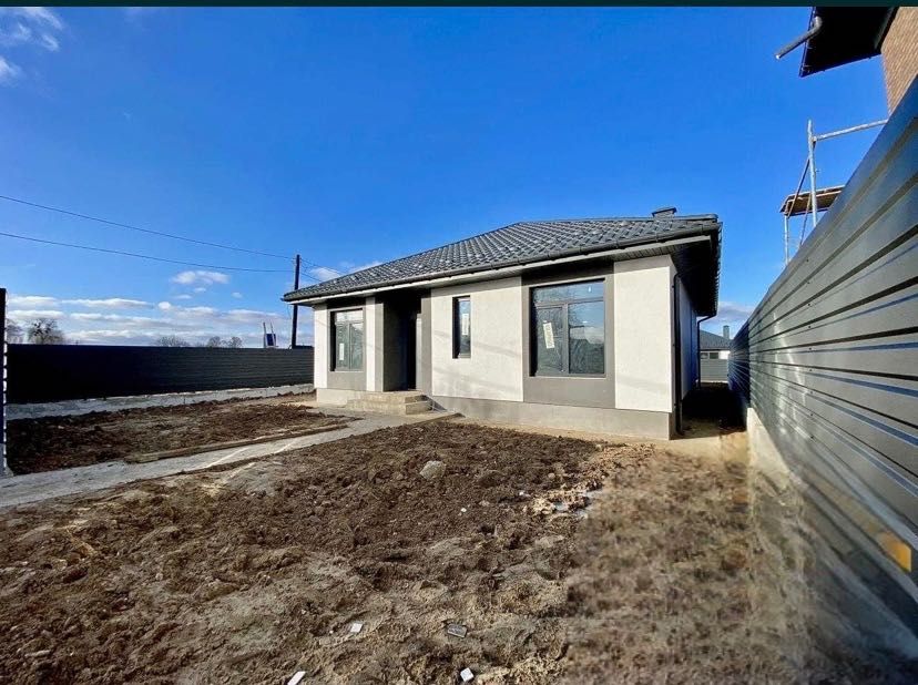 Власник продам будинок 100 квадратів 100000уо
