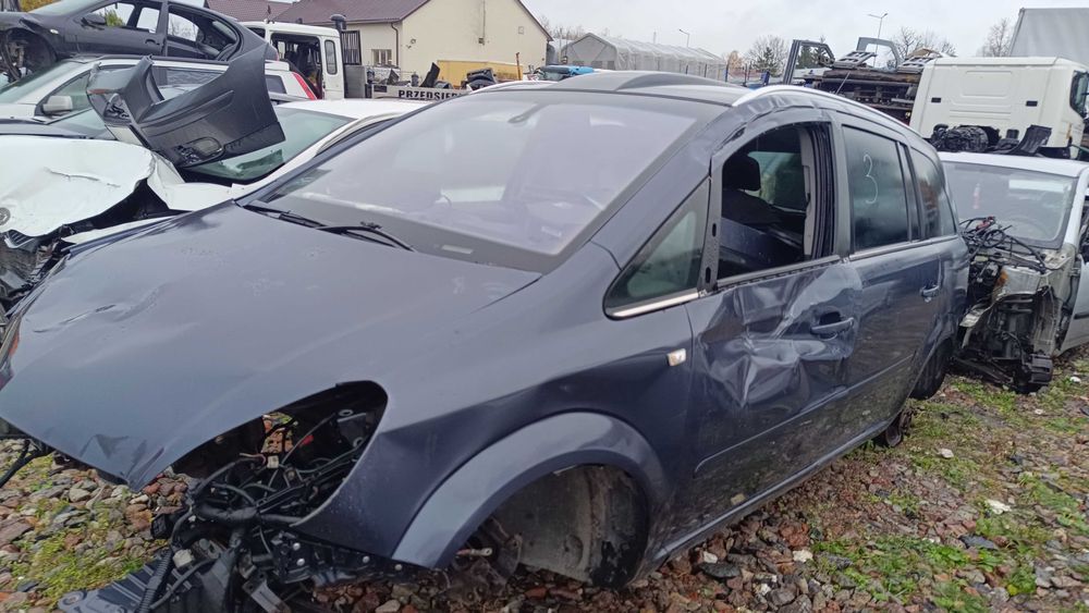 Opel zafira B cała na części