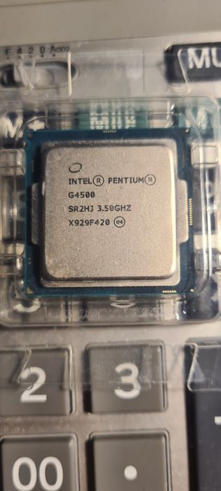 250грн-1шт; 400грн-2шт. Socket 1151  Intel Pentium G4500 3.5 Ghz
