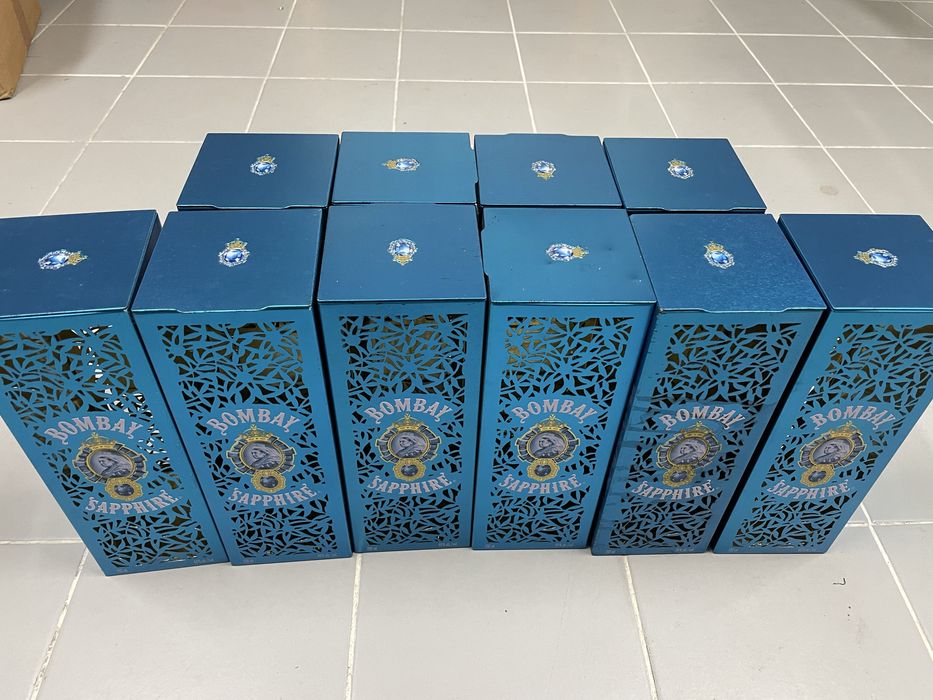 Bombay Saphire caixa de metal 75cl