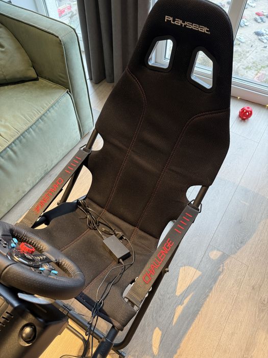 Крісло Playseat Challenge + кермо Logitech G29 з педалями