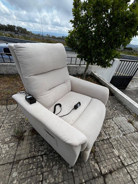 Cadeirão elétrico