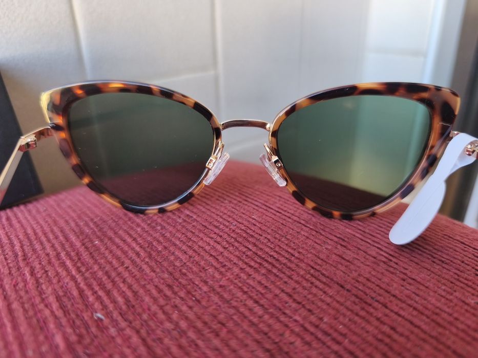 Óculos de sol Hawkers novos