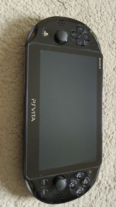 PS Vita PCH-2004 seminova impecável + extras