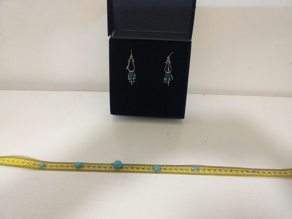 Conjunto de colar e brincos  em prata com pedras azul turquesa