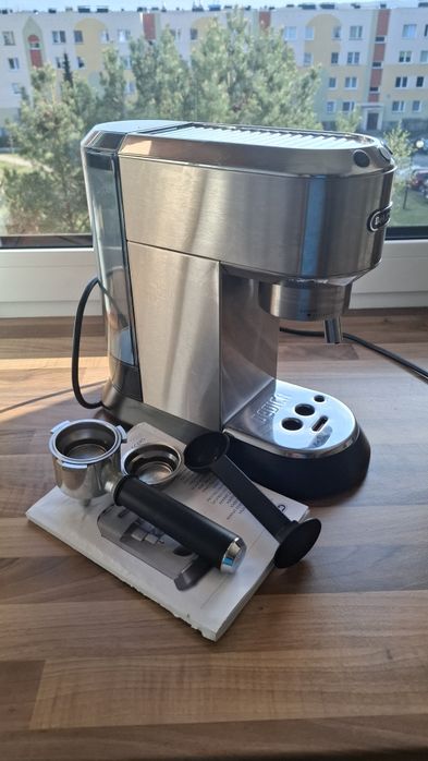 Ekspres kolbowy DELONGHI Dedica Style EC685.M