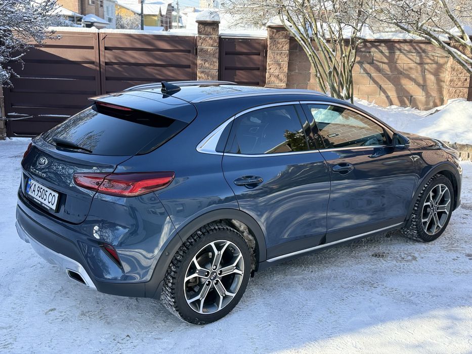 Атомобіль KIA XCEED top