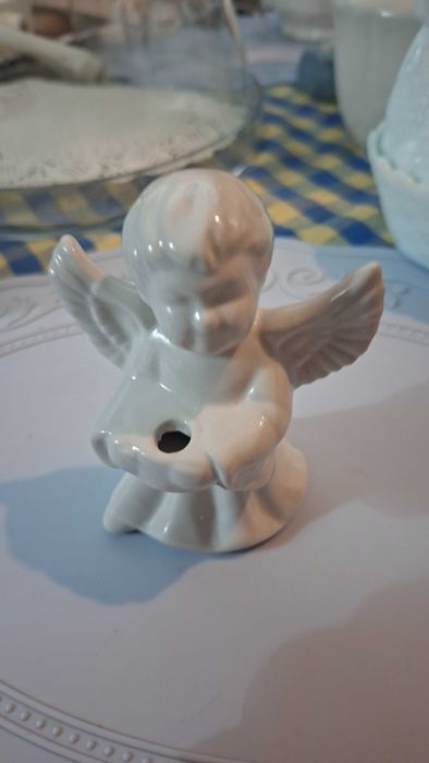 Figurka ceramiczna aniołek
