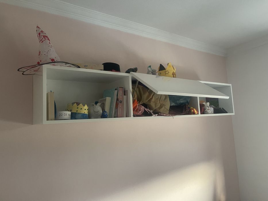 Móvel de arrumação de parede