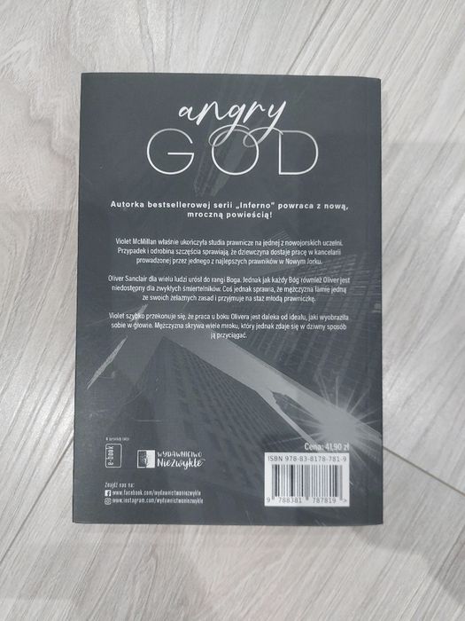 Książki ,,Angry God" I ,,Angry Goddess" + zakładki