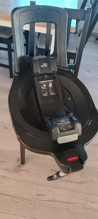 Fotelik Britax Romer z bazą obrotową