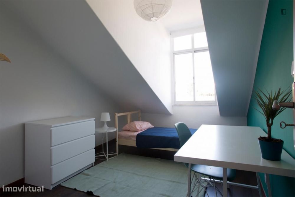 Quarto - localizado em Alcântara Lisbon