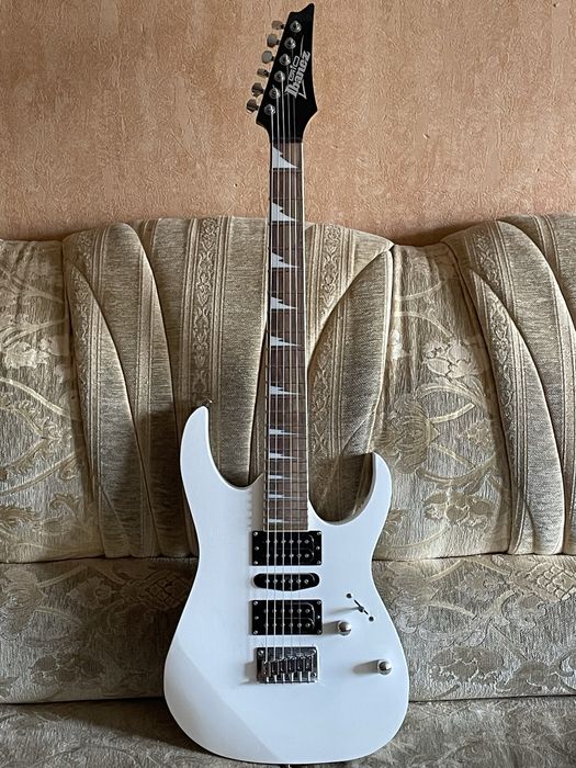 Электрогітара Ibanez суперстрат hsh