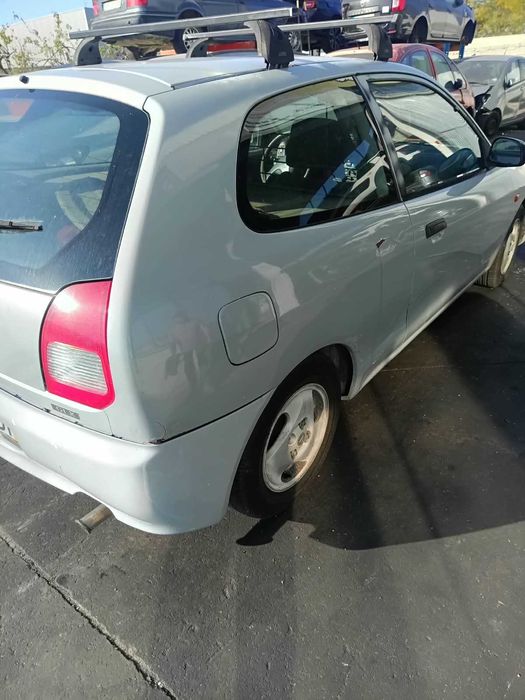 Mitsubichi Colt de 99 vendido às peças
