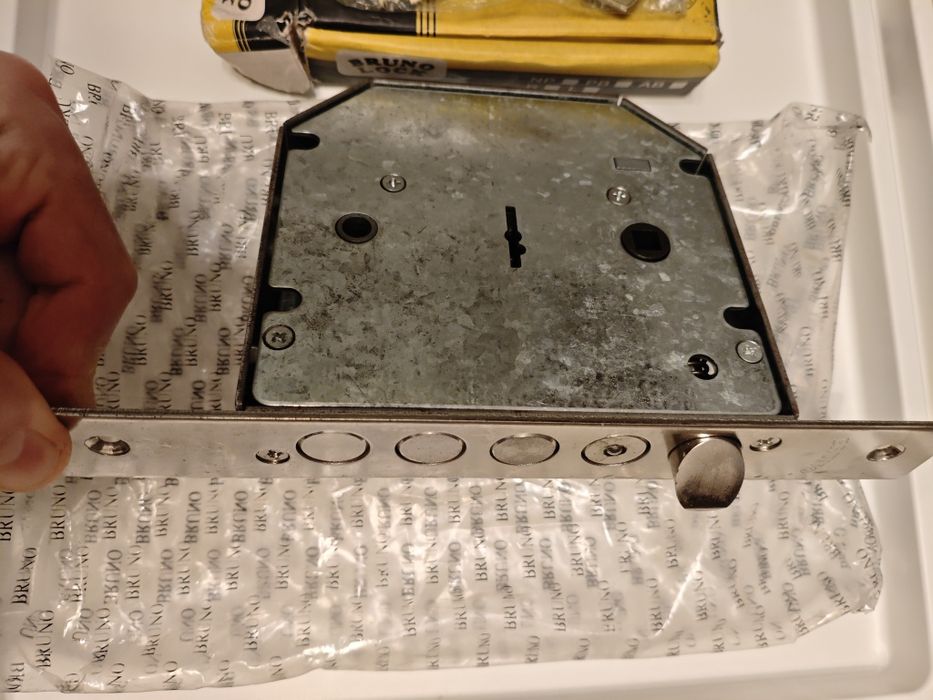 Замок врезной BRUNO BR-42-R