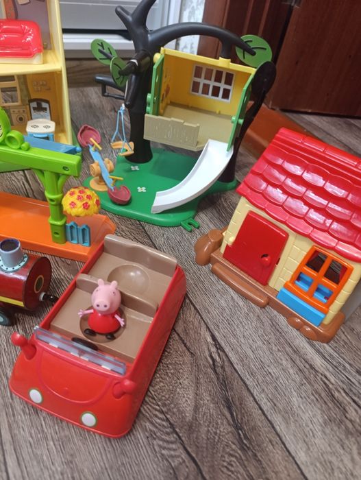 Свинка Пеппа, Peppa pig, будинок свинки Пеппи, автобус, потяг, літак, майданчик