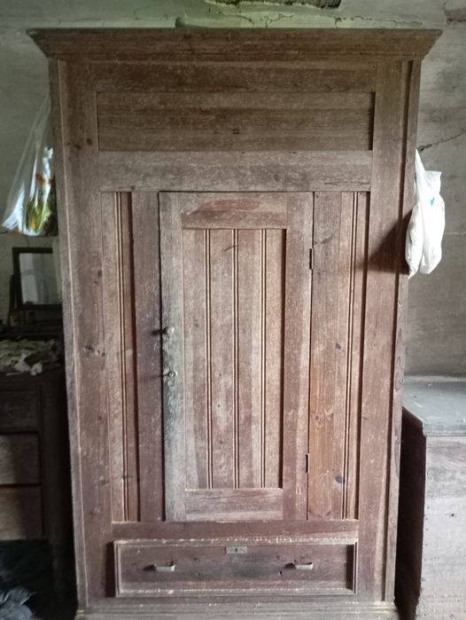 Vendo este móvel muito bonito muito antigo