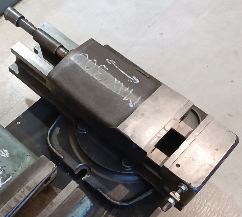 Sprzedam imadła w bardzo dobrym stanie, 2 sztuki.