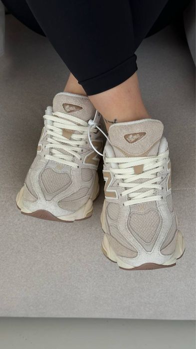 New Balance 9060 Beige трендові жіночі кросівки ню беланс 9060 бежеві